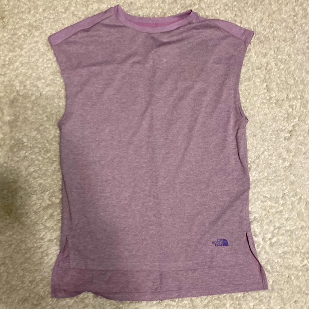 Workout top NWT XS
The North Face